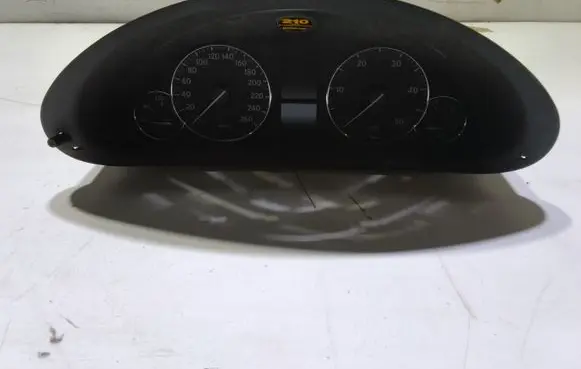 Mercedes-Benz C W203 Speedometer (instrument cluster) A2035404947