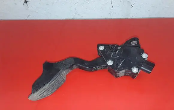 Toyota Verso-S Accelerator throttle pedal 7811052053 1988008402