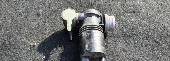 Nissan X-Trail T32 Windscreen/windshield washer pump 1511050450