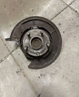 Toyota Corolla Verso AR10 Rear wheel hub