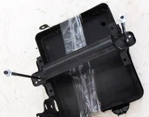 Suzuki SX4 S-Cross Battery bracket 