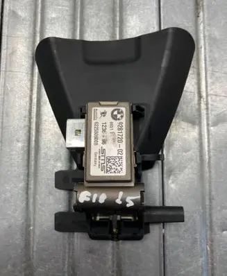 Windshield/windscreen camera