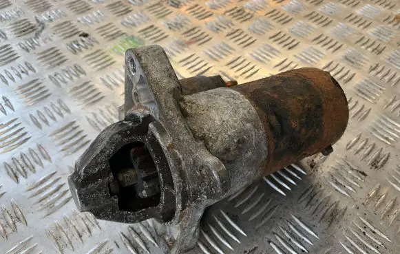 Renault Trafic II (X83) Starter motor 8200621305