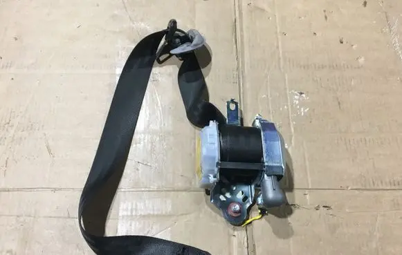 Hyundai i40 Front seatbelt 888103Z000 888103Z000RY