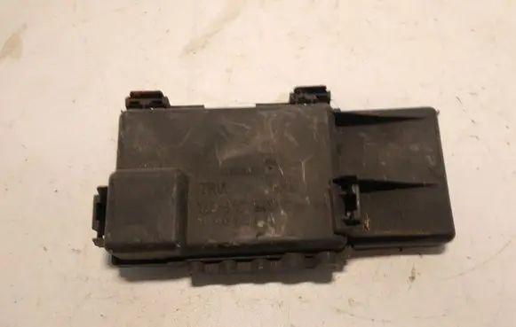 Opel Vivaro Fuse box cover 150937549