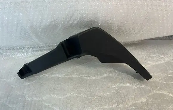 Front bumper splitter molding