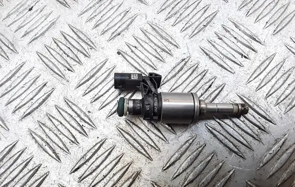 Skoda Fabia Mk3 (NJ) Fuel injector 0261500374 04E906036T