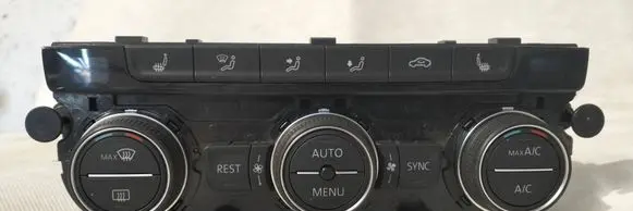 Volkswagen PASSAT B8 Climate control unit 5G0907044DP