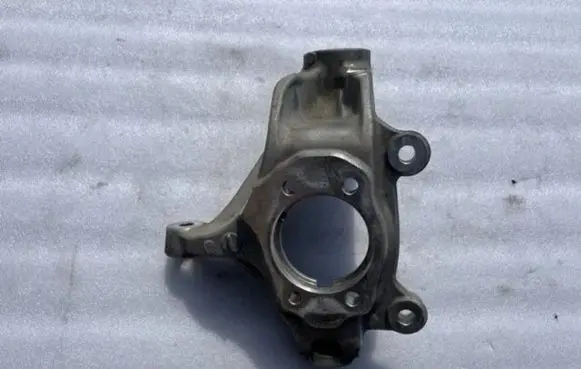 Nissan PickUp Y720 Rear wheel hub 6UA0H