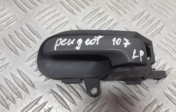 Peugeot 107 Front door interior handle