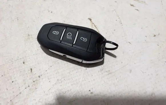 Peugeot 208 II Ignition key/card 9840149780