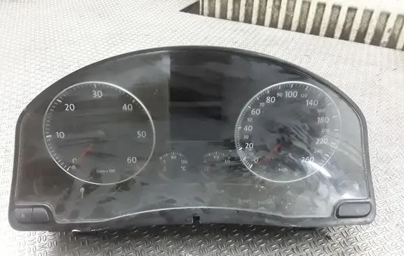 Volkswagen Golf V Speedometer (instrument cluster)