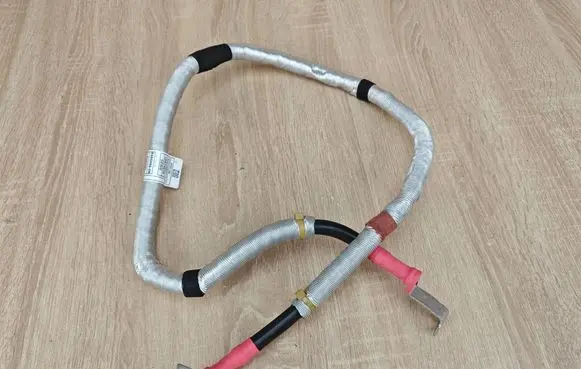 Positive cable (battery)