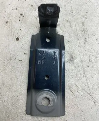 Cupra Formentor Fender mounting bracket 5FF821327