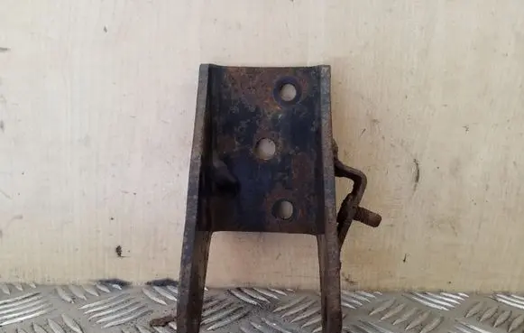Toyota Corolla E120 E130 Engine mounting bracket