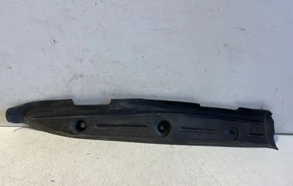 Audi TT TTS RS Mk3 8S Fender end trim 8S0821111
