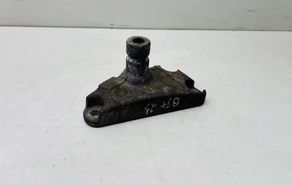 Volkswagen PASSAT B5.5 Engine mounting bracket 3B0199343A