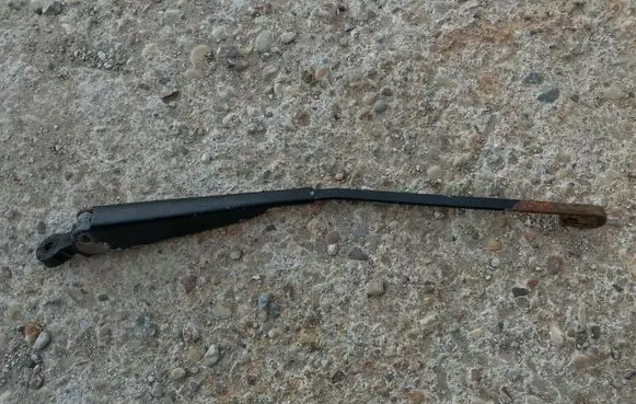 Volkswagen Golf II Front wiper blade arm 191953707