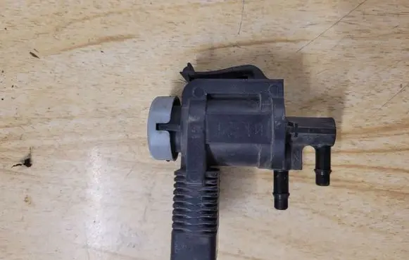 Audi A4 S4 B8 8K Turbo system vacuum part 1K0906283A