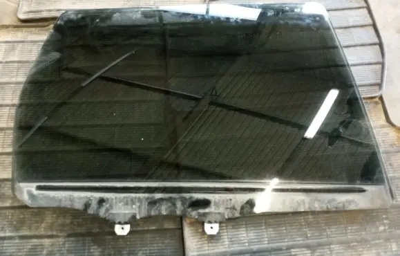 Mitsubishi Outlander Rear door window glass 5736A238
