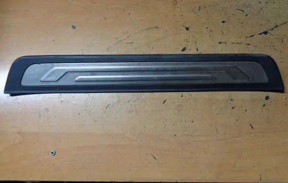 KIA Sorento Front sill trim cover 858852P100
