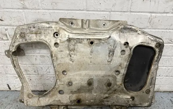 Land Rover Discovery 5 Engine splash shield/under tray