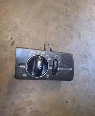 Mercedes-Benz E W211 Light switch 2115450304 04056020