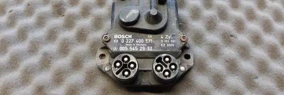 Mercedes-Benz 190 W201 Ignition amplifier control unit 0055452932 0227400571 D102091