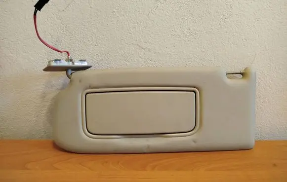 Sun visor
