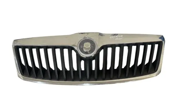 Front bumper upper radiator grill