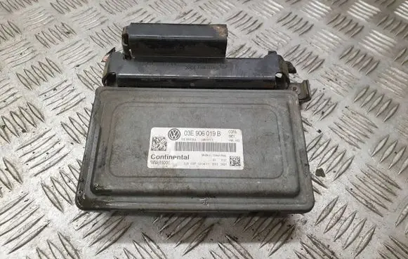 Volkswagen Polo V 6R Engine control unit/module 03E906019B