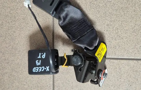 KIA Xceed Rear seatbelt buckle 89840J7000