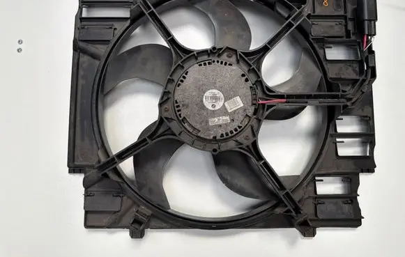 BMW 5 E60 E61 Electric radiator cooling fan 7726010401 L8436001 107600908Y