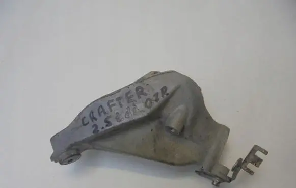 Volkswagen Crafter Engine mounting bracket