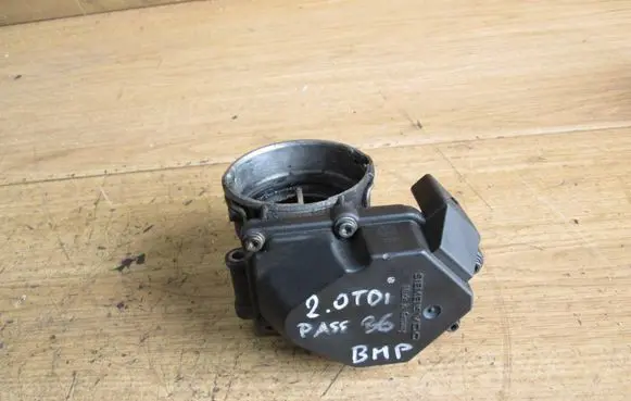 Volkswagen PASSAT B6 Throttle valve 03G128063A