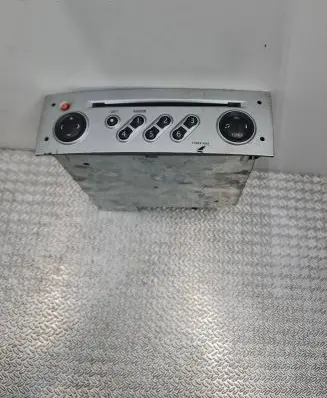Renault Modus Radio/CD/DVD/GPS head unit 8200357388 RFNRDW13700 RENRDW13700