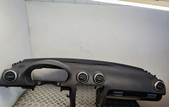 Audi A3 S3 A3 Sportback 8P Dashboard 8P1857003 8P1857067