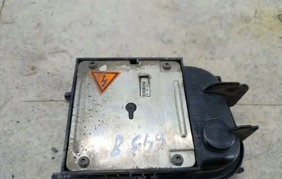 Volkswagen PASSAT B6 Xenon control unit/module 89390030VALEO