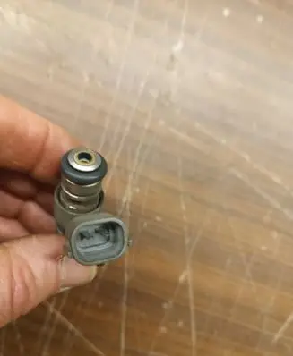 Peugeot 207 CC Fuel injector ipm012