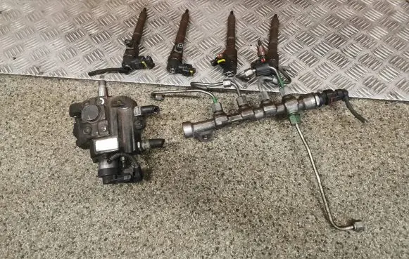 Opel Insignia A Fuel injection system set 0445214221 0445010193