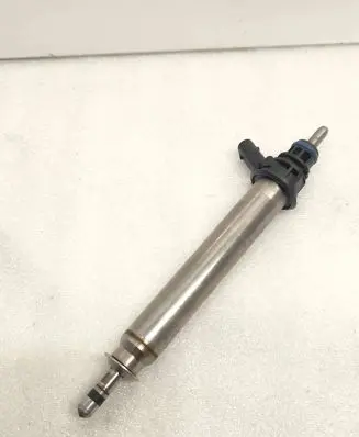 Mercedes-Benz GLS X166 Fuel injector A2560700187 0261500397