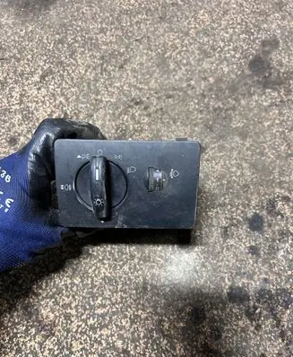 Ford Focus Light switch 7M5T13A024
