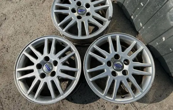 Volvo V50 R15 alloy rim 8665463 6JX15X4