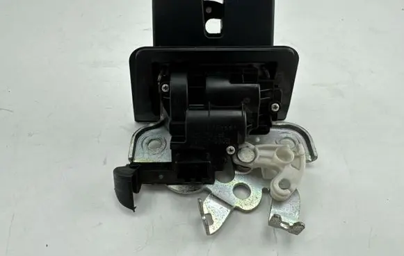 Audi A3 S3 8V Tailgate/trunk/boot lock/catch/latch 8R0827505