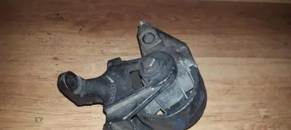 Ford Mondeo MK II Engine mount bracket 93bb6p092ce
