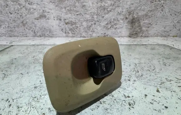 Volvo S80 Electric window control switch 8685288 04W125
