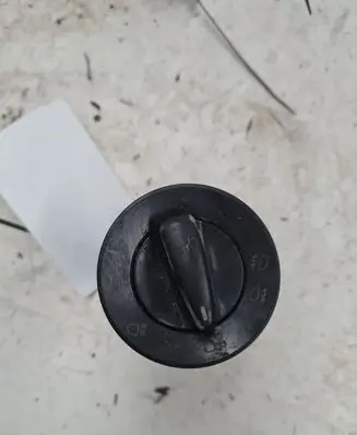 Volkswagen Golf IV Light switch 1C0941531