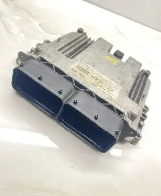 Hyundai i40 Engine control unit/module 391402A545 1039T02439 0281032311