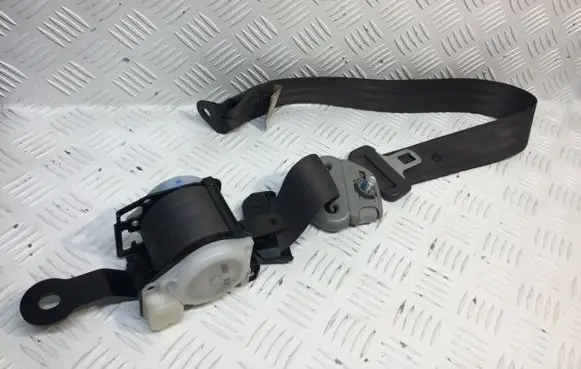 Mitsubishi Pajero Sport I Rear seatbelt TKAB2EN229
