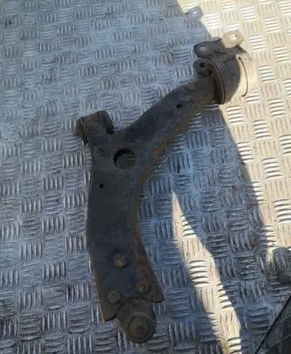 Ford Focus C-MAX Front lower control arm/wishbone